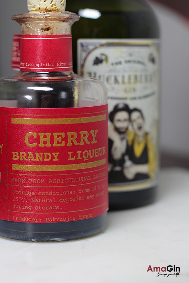 Der Cherry Brandy von der Pakruojis Manor Distillery